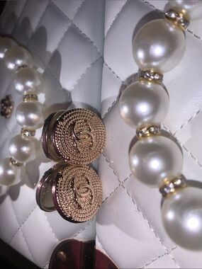 Golden Round Chanel Twist Logo Button Set